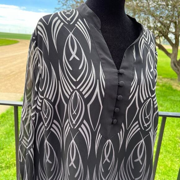 JM Collection long sleeves, V-neck, black ombre tunic.  Women's size 14 - Picture 2 of 12